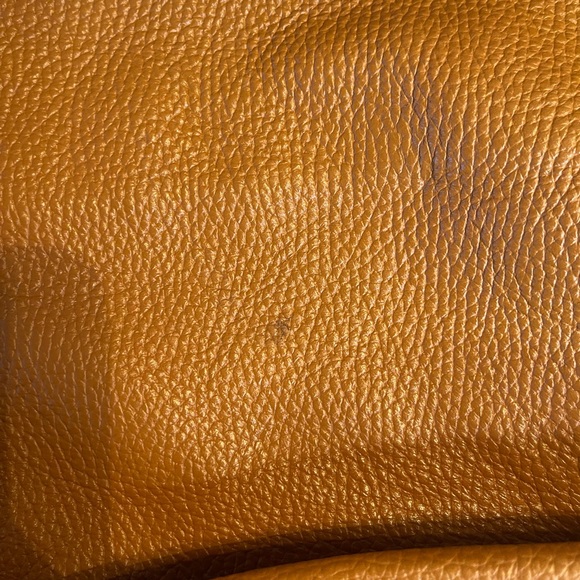 Brown Leather Shoulder Bag with Gold Chain - Picture 5 of 5